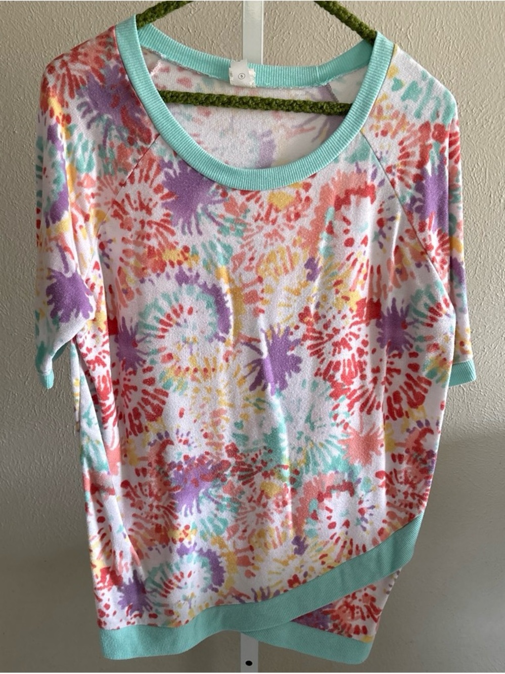 Women's Short-Sleeve Tie-Dye Print Top in Mint Trim Size Small